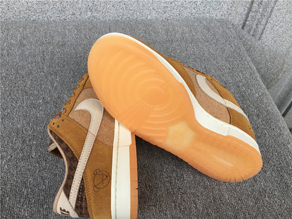 Nike Dunk Low SE "Teddy Bear Praline"