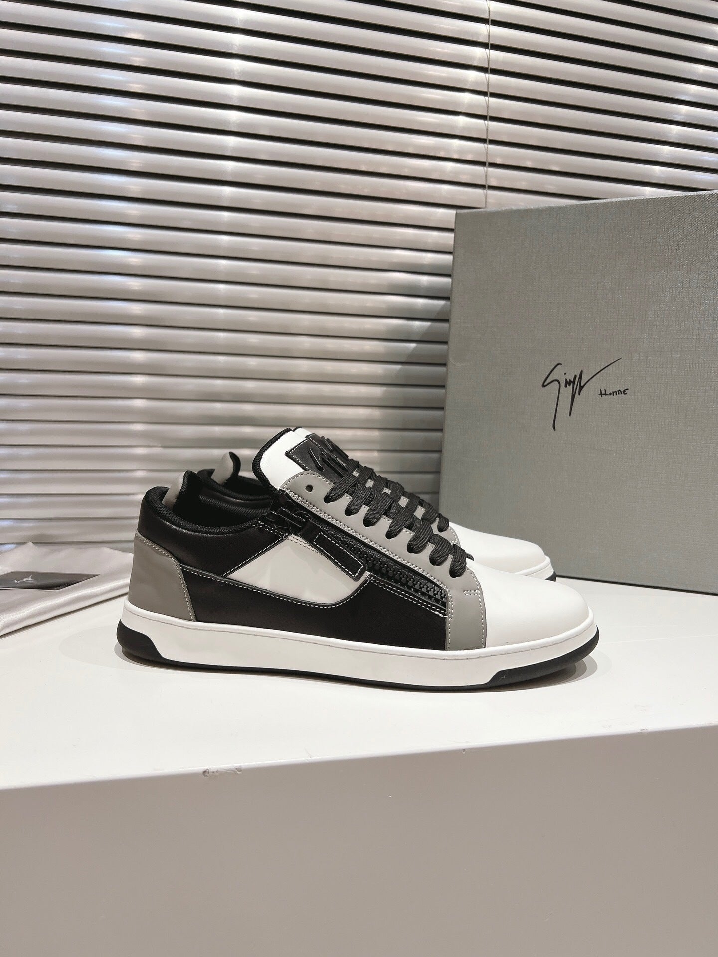 Giuseppe Zanotti GZ94 "Grey"