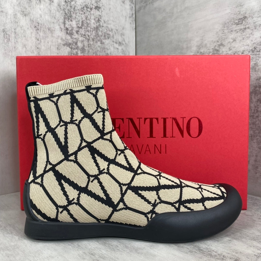 Valentino Garavani Cityshore "Beige-Black Monogram"
