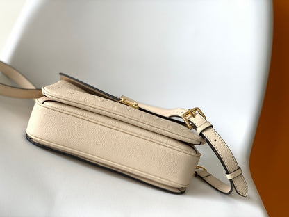Louis Vuitton Pochette Métis