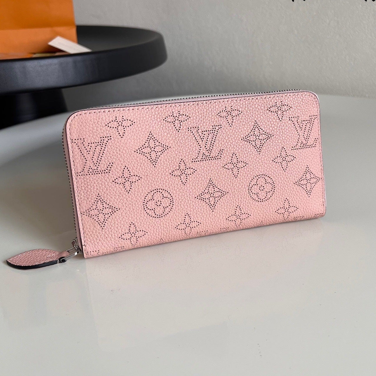 Louis Vuitton Zippy Wallet "Mahina Leather"