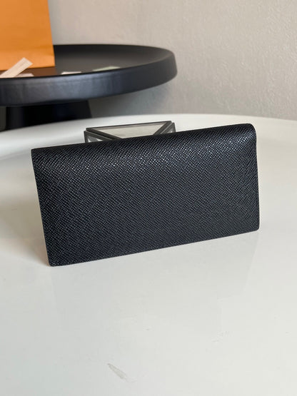 Louis Vuitton Brazza Wallet "Taiga Leather"