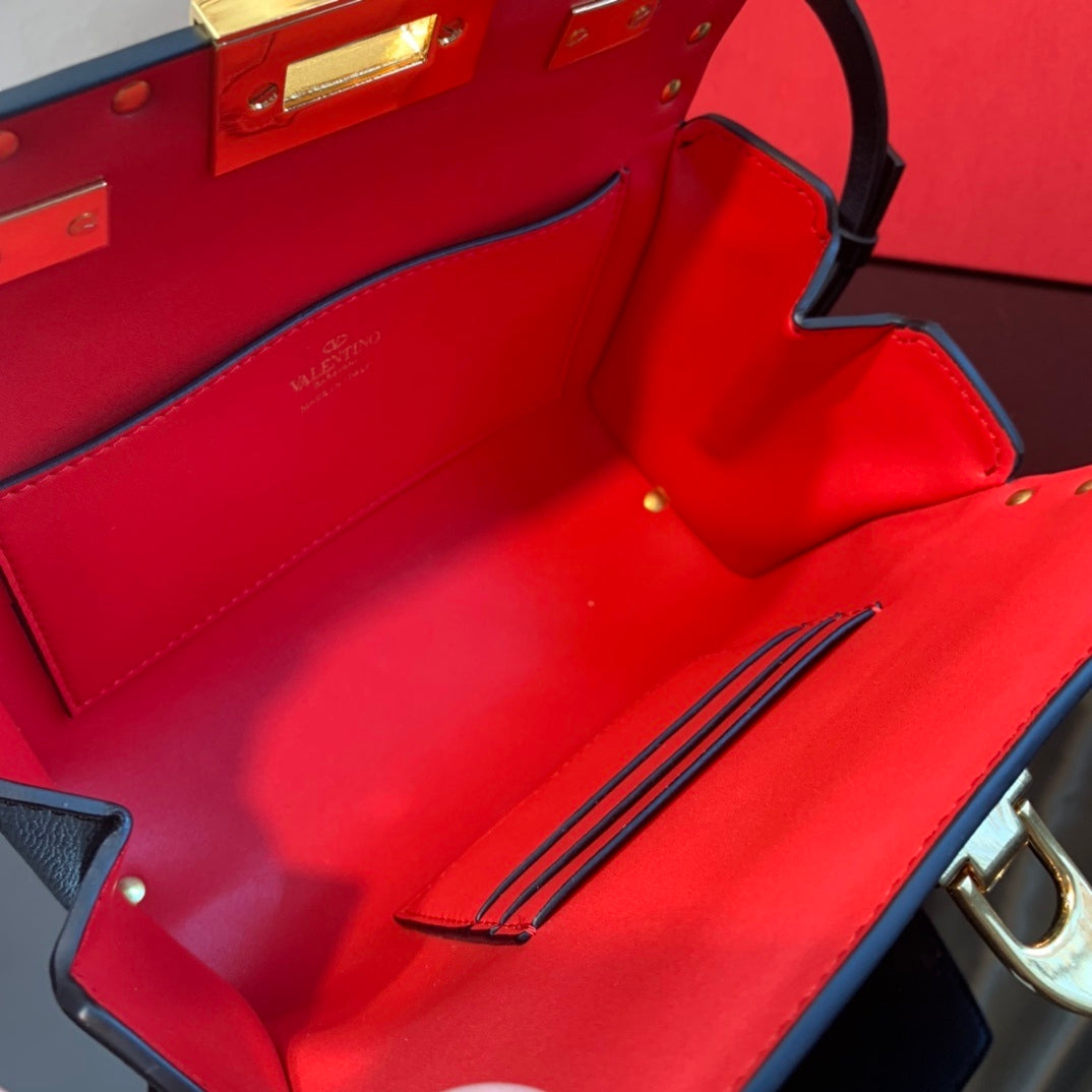 Valentino Garavani Rockstud Alcoce Bag