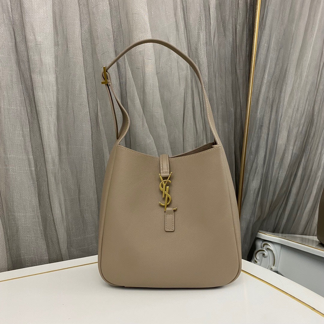 Saint Laurent Le 5 À 7 Supple Small in Grained Leather