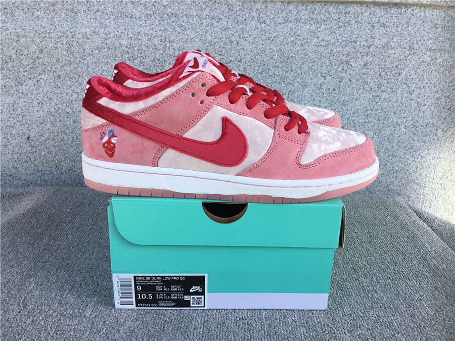 Nike Dunk Low Pro SB "Strange Love"