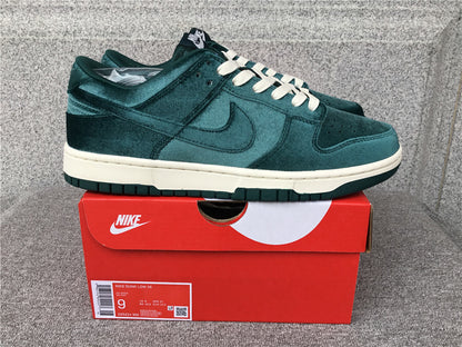 Nike Dunk Low "Atomic Teal"