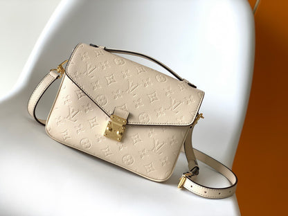 Louis Vuitton Pochette Métis