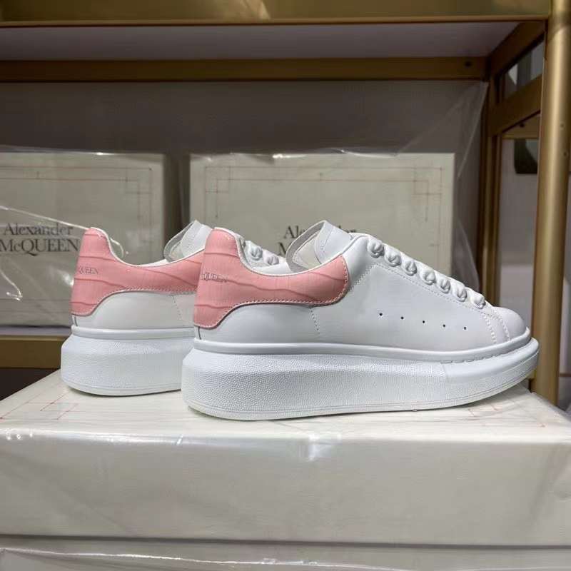Alexander McQueen Oversized "White-Pink Crocodile"
