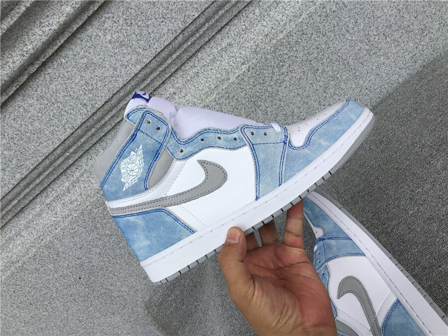 Jordan 1 Retro High OG "Hyper Royal"