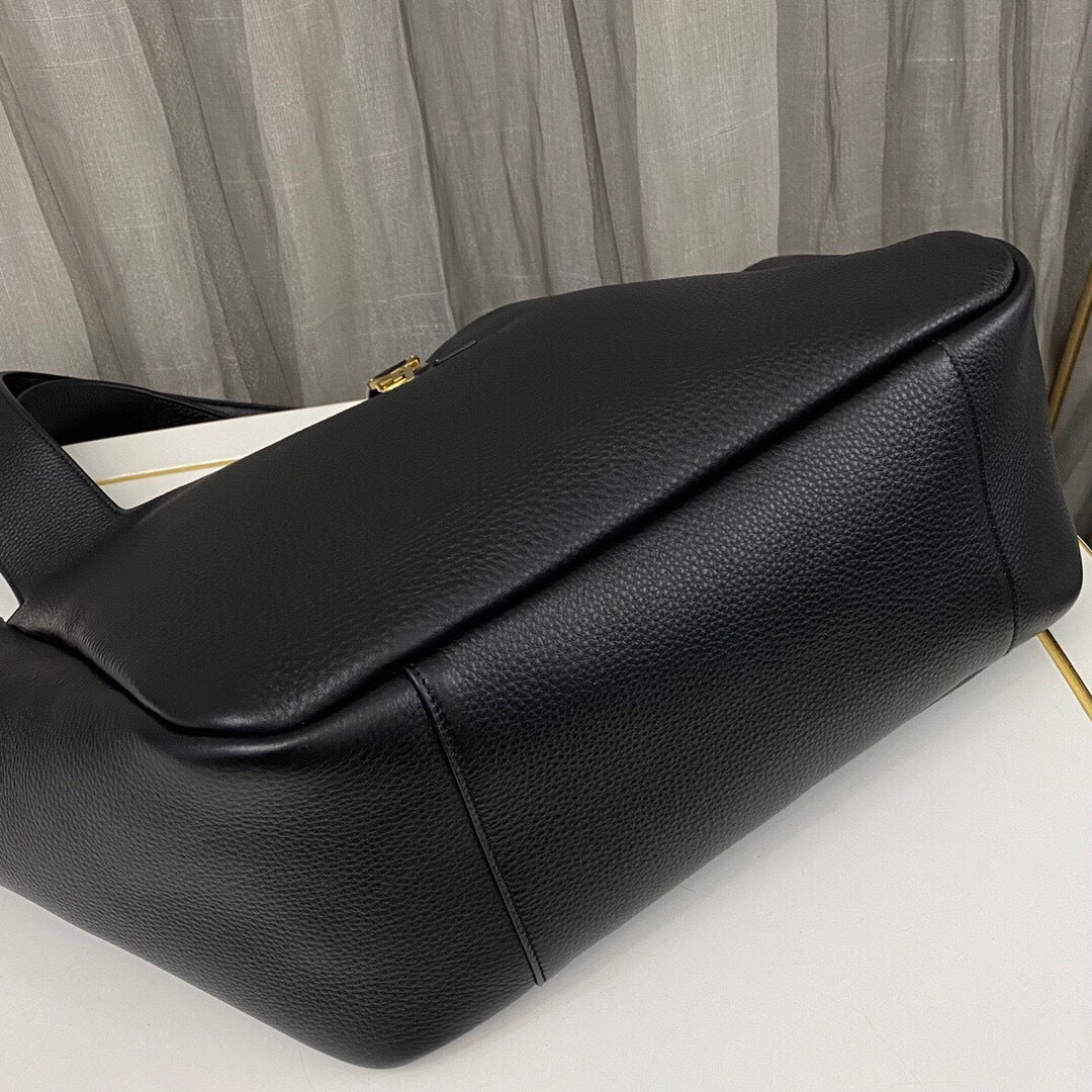Saint Laurent Le 5 À 7 Bea in Grained Leather