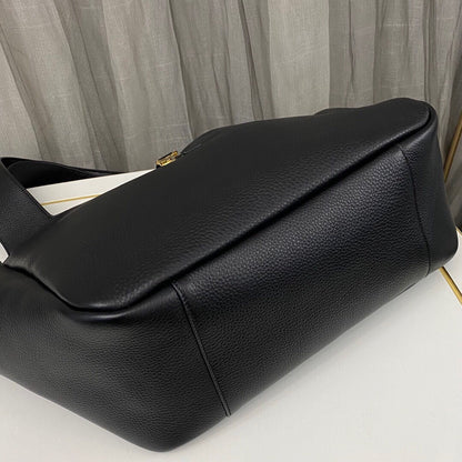 Saint Laurent Le 5 À 7 Bea in Grained Leather