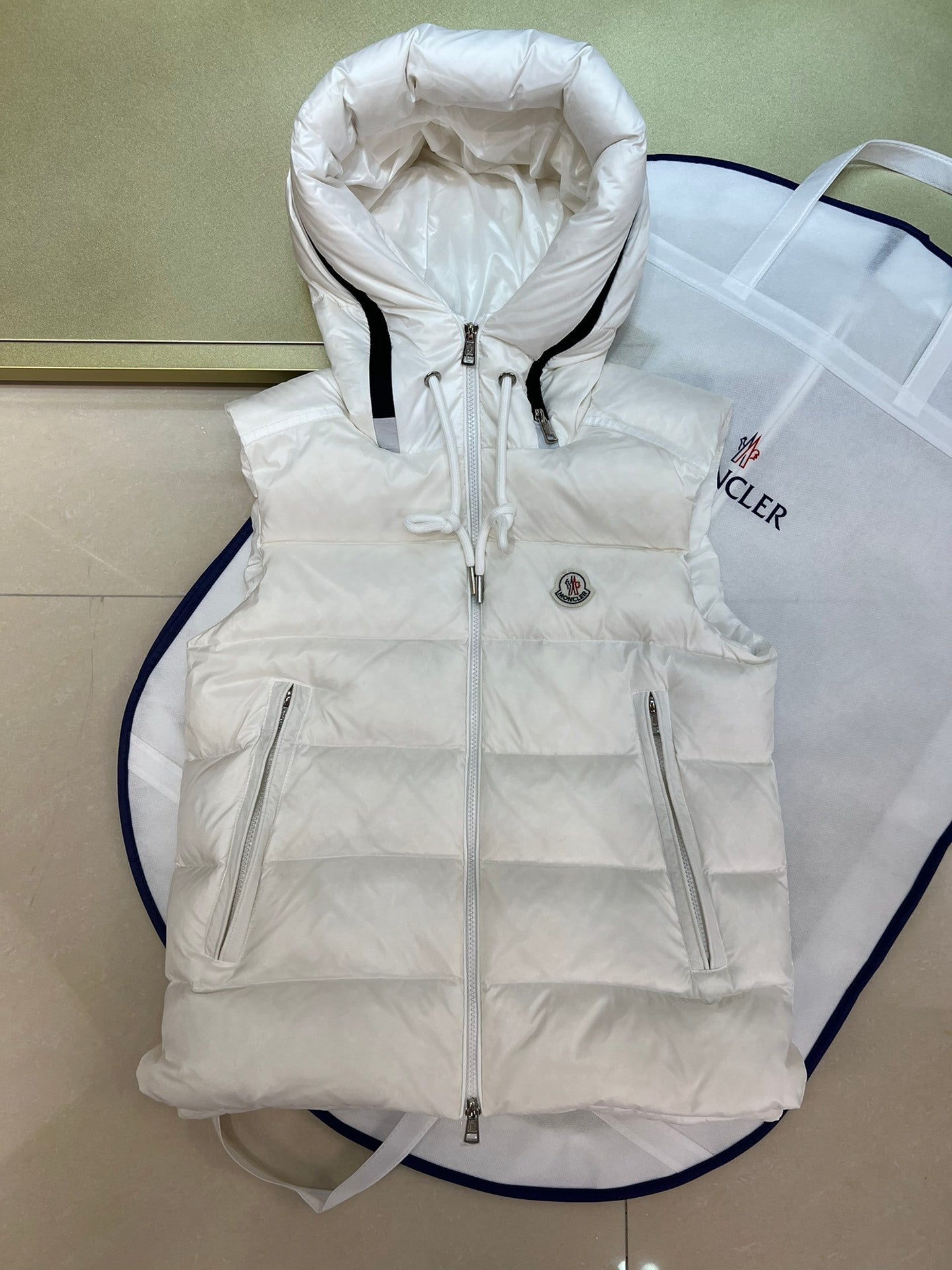 Moncler Cardamine Down Vest "White"