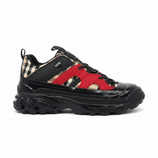 Burberry Arthur "Black-Red"