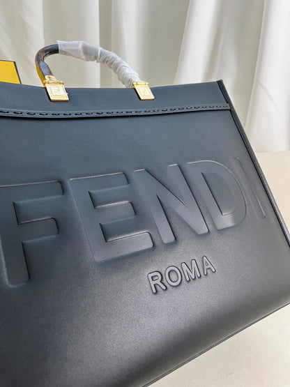 Fendi Sunshine Medium Leather Shopper