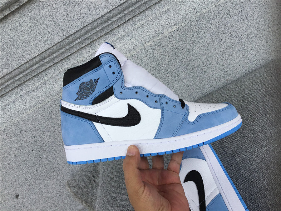 Jordan 1 Retro High OG "University Blue"