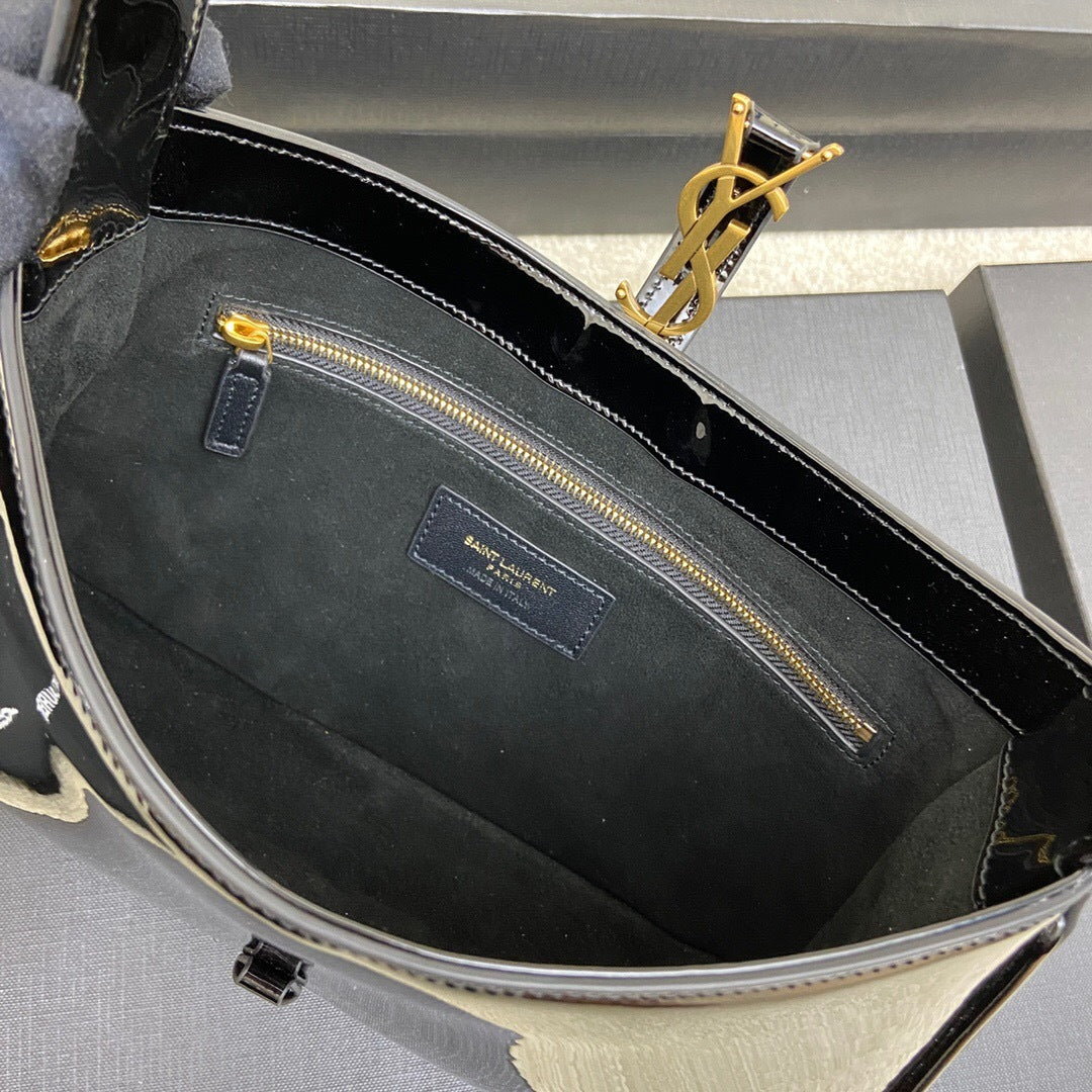 Saint Laurent le 5 à 7 Bag in Patent Leather