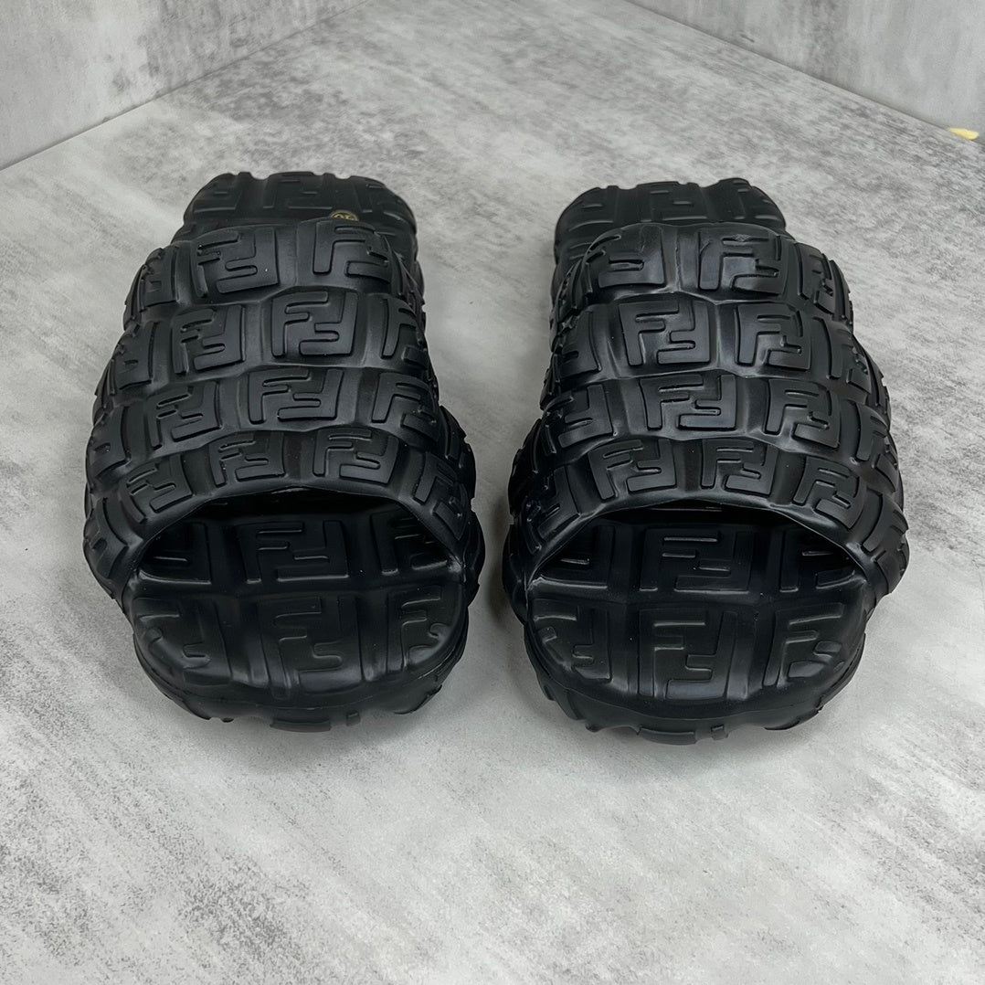 Fendi Cloud Slides "Black"