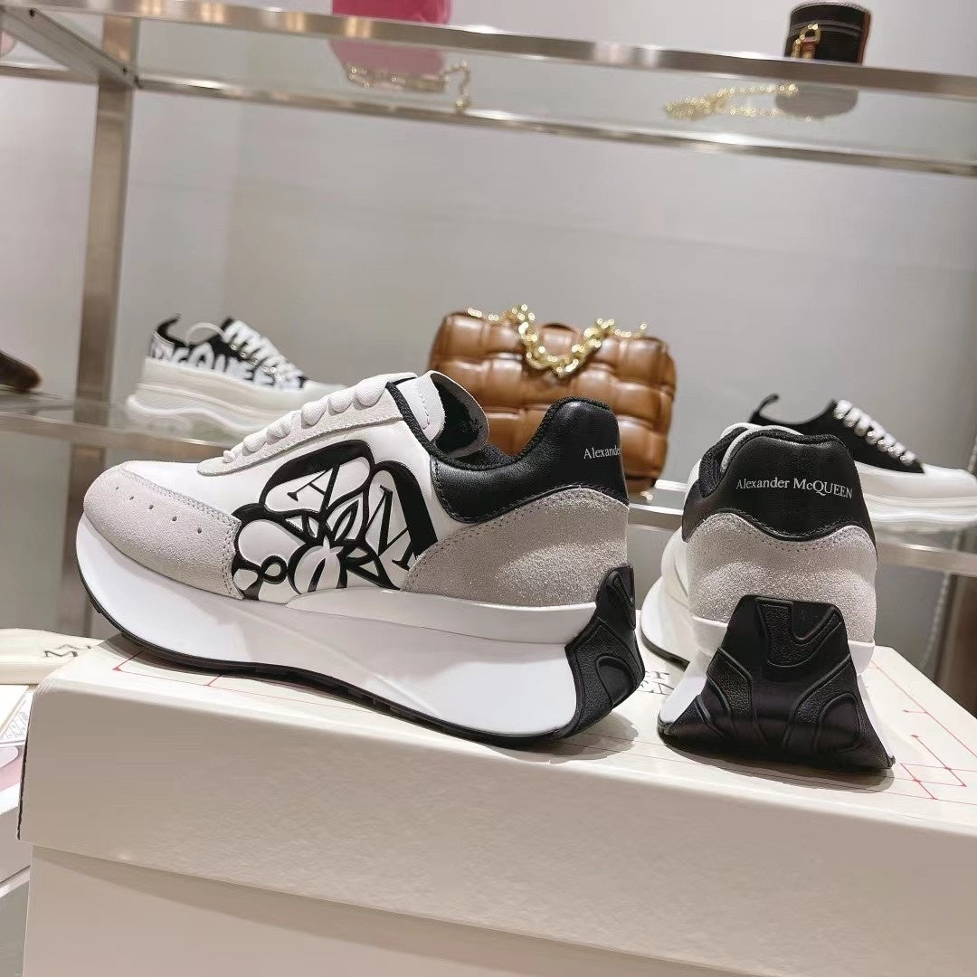 Alexander McQueen Sprint Runner "Black-White"