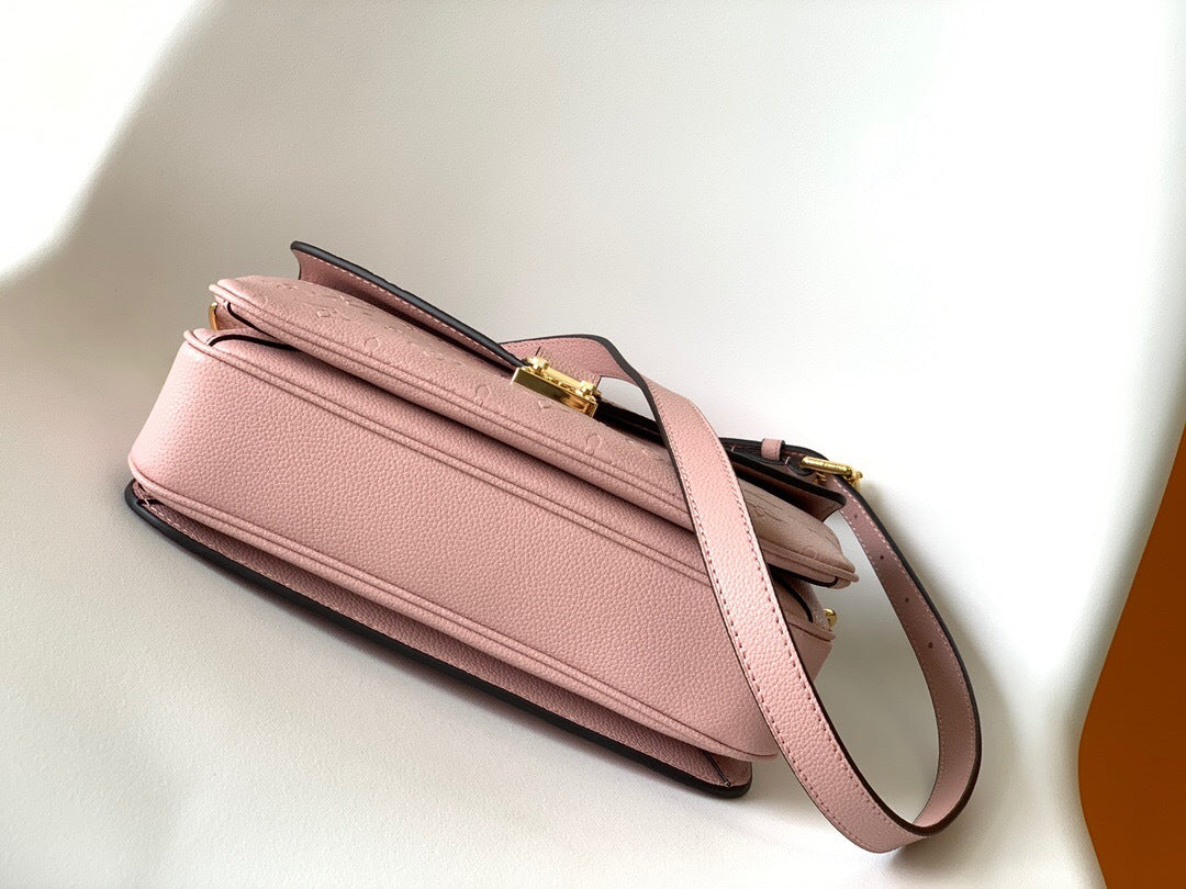 Louis Vuitton Pochette Métis