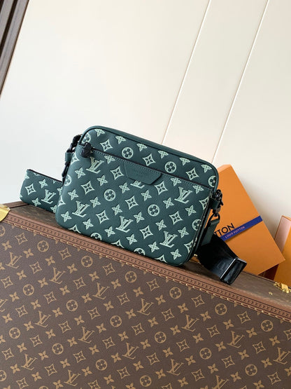 Louis Vuitton Trio Messenger