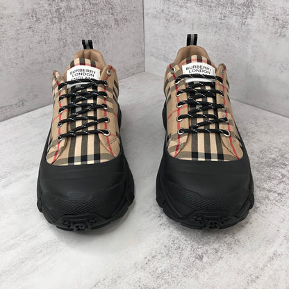 Burberry Arthur "Beige"