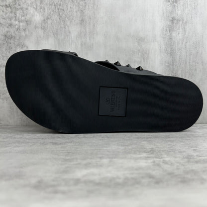 Valentino Garavani Rockstud Slides "Black"