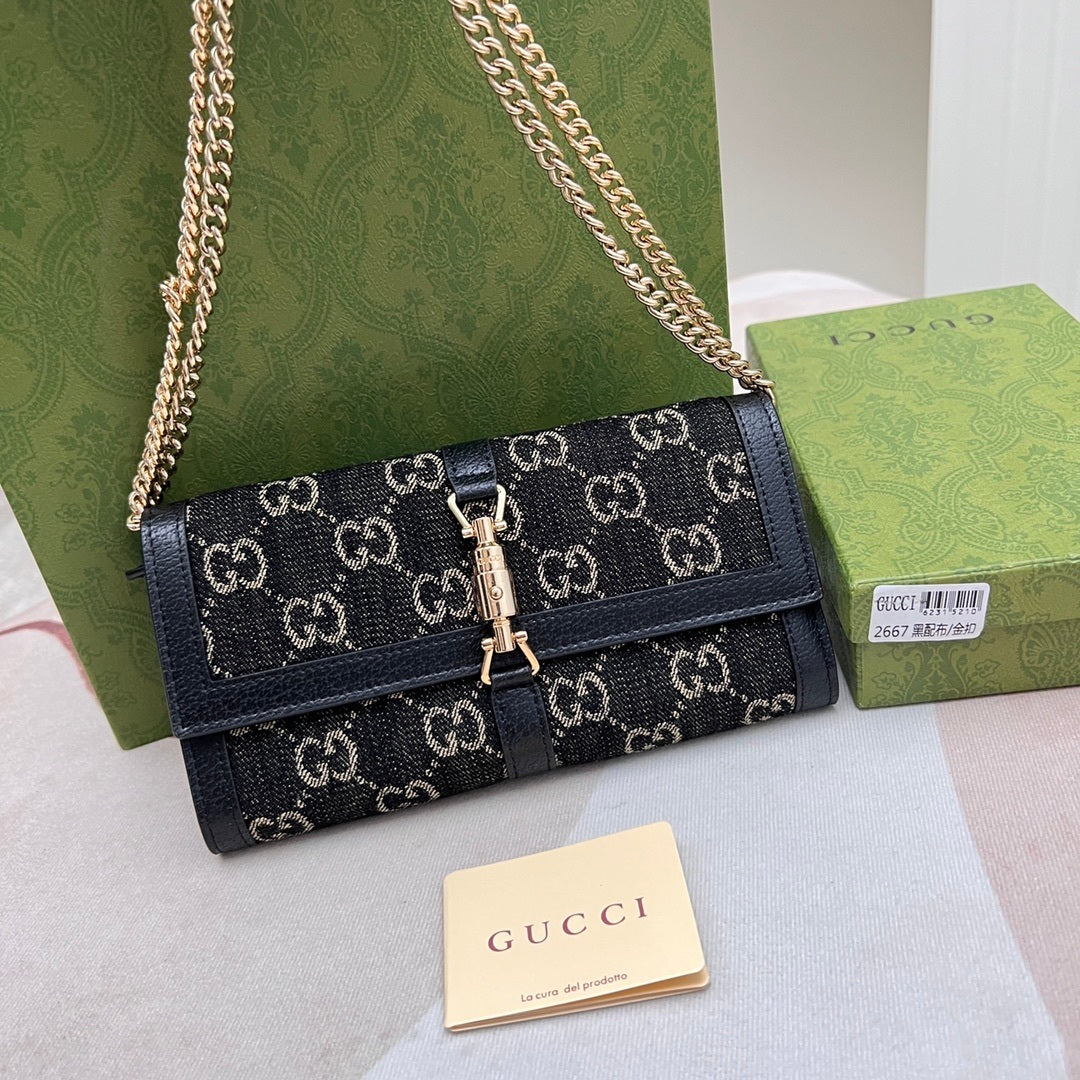 Gucci Jackie 1961 GG Continental Chain Wallet