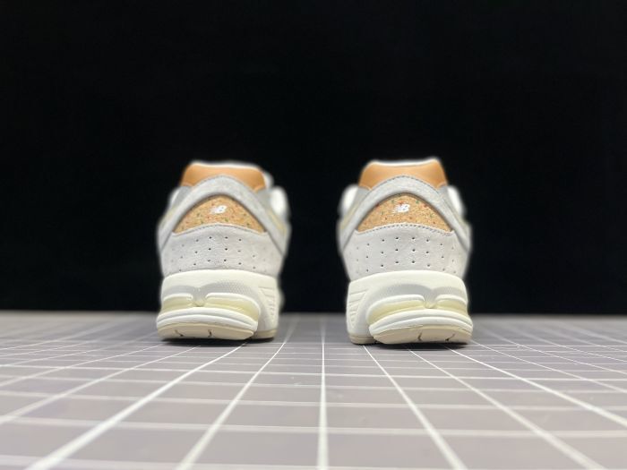 New Balance 2002R "Grey"