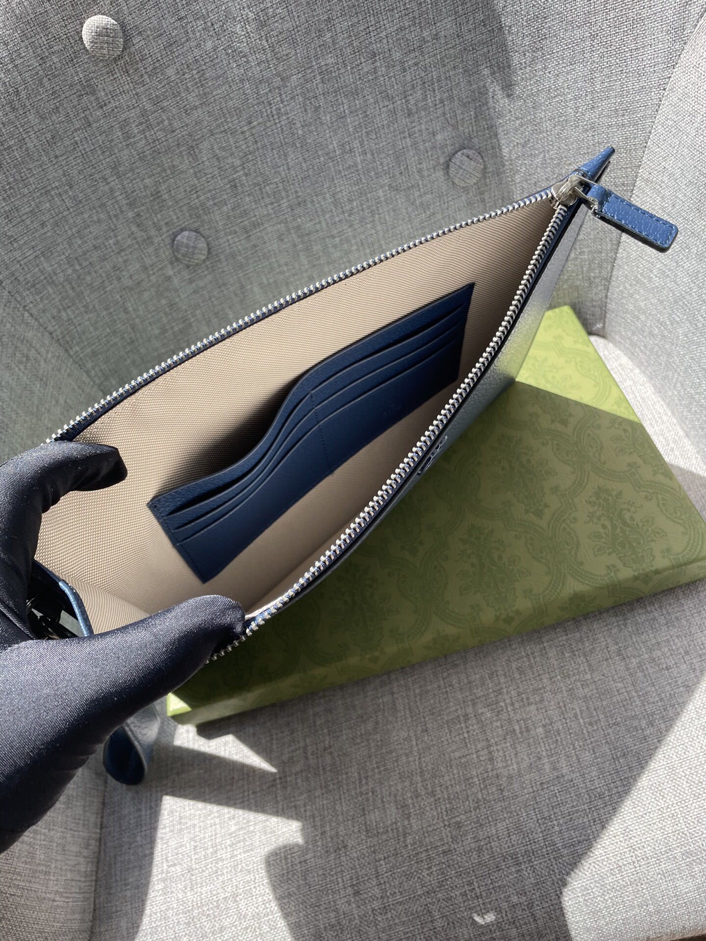 Gucci Leather GG Marmont Pouch