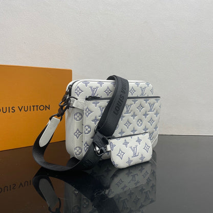Louis Vuitton Trio Messenger