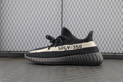 Yeezy 350 V2 "Black White"