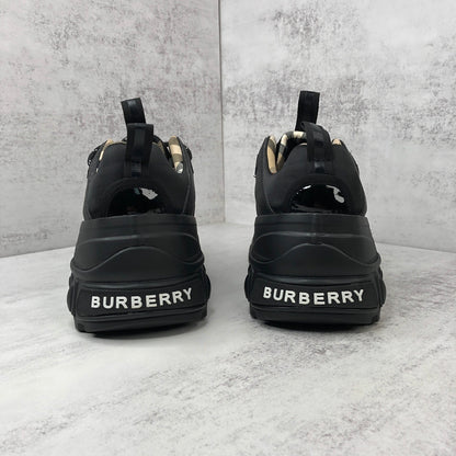 Burberrry Arthur "Black"