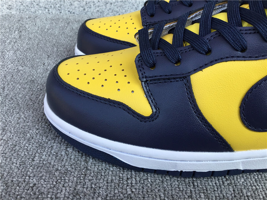 Nike Dunk Low "Michigan"