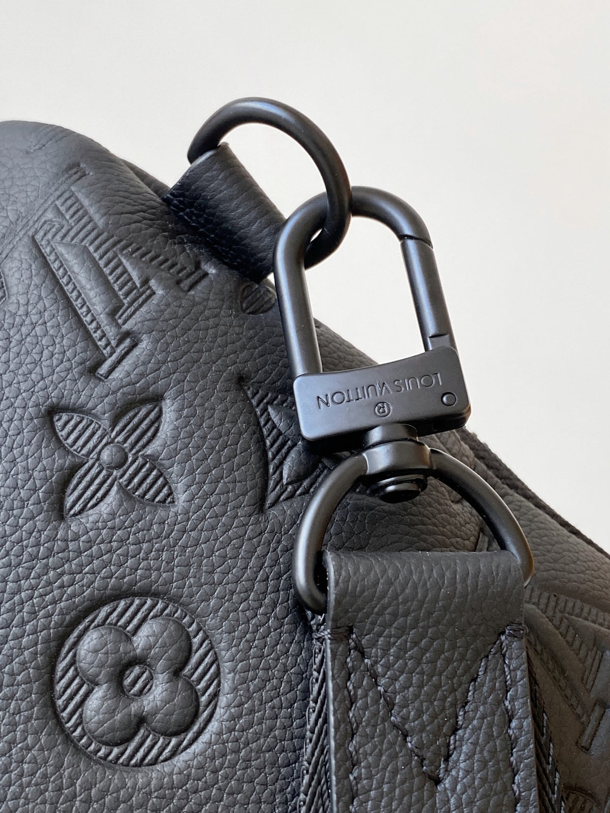 Louis Vuitton Duo Slingbag "Monogram Shadow Leather"