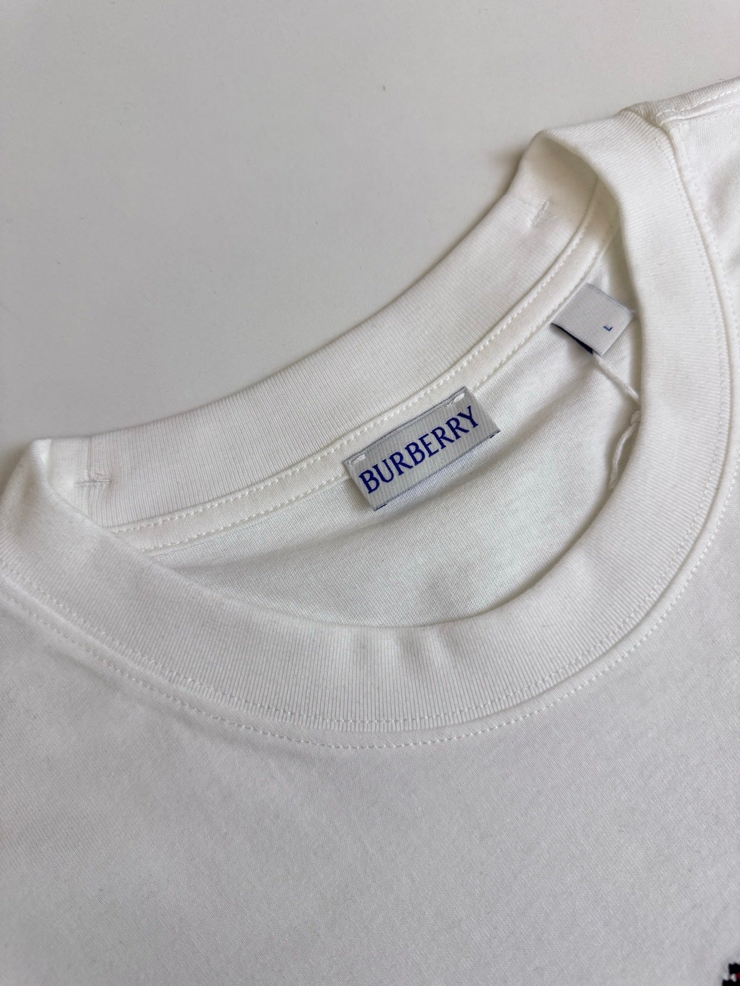 Burberry Equestrian Knight T-Shirt "White"