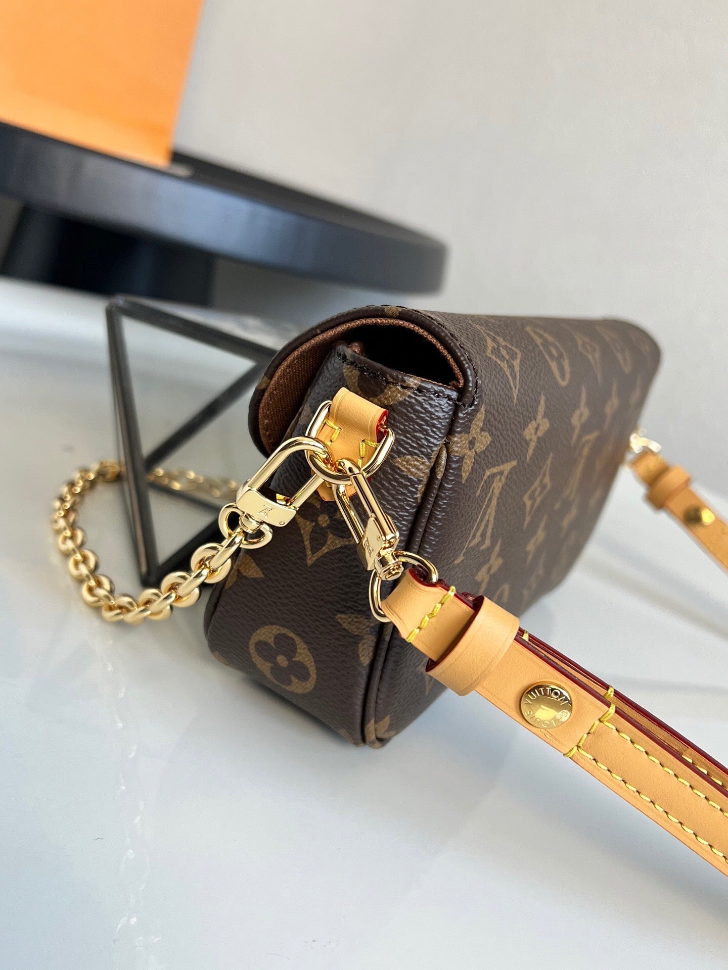 Louis Vuitton Wallet On Chain Ivy "Monogram"