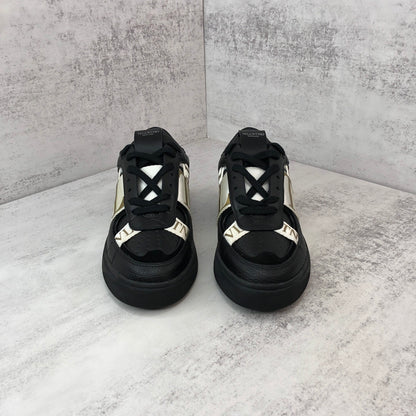 Valentino Garavani VL7N "Black-Beige"