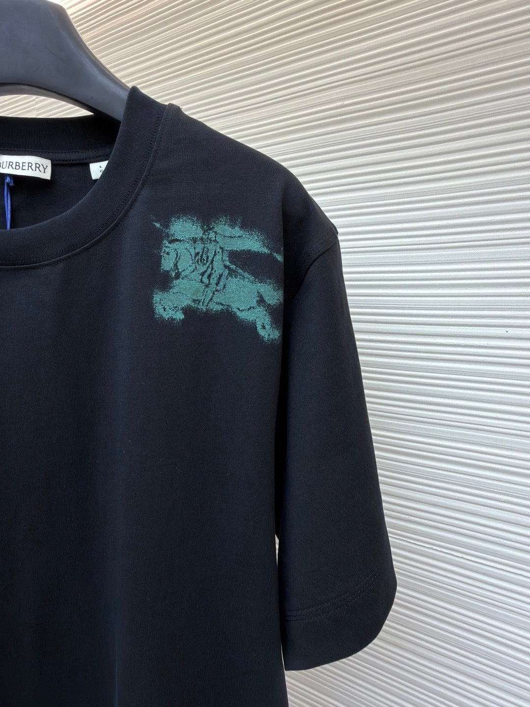 Burberry Equestrian Knight Cotton T-Shirt "Black"