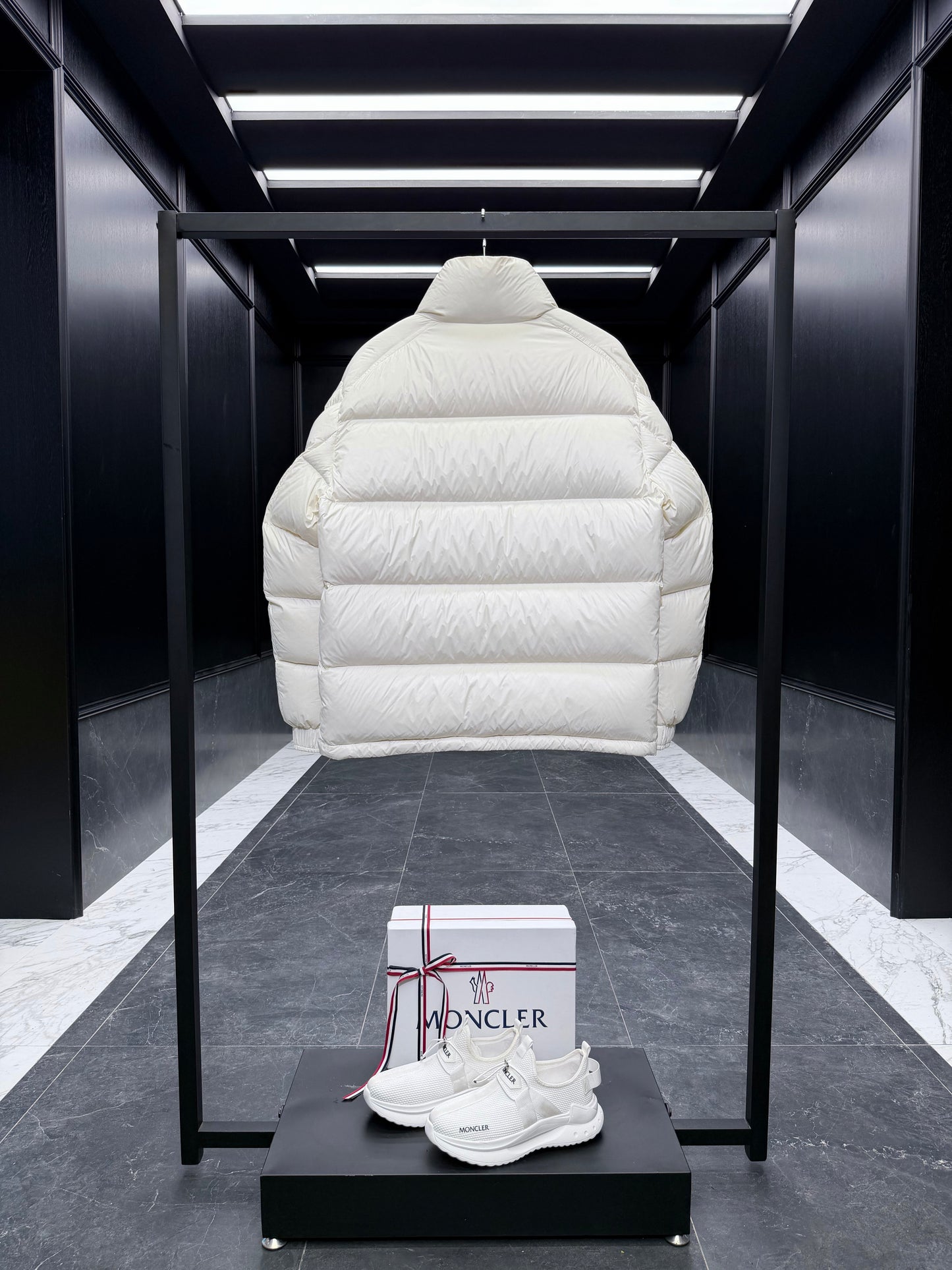 Moncler Levitha Hooded Short Down Jacket "White"