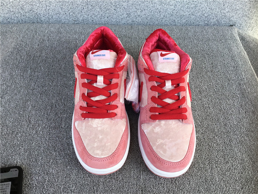 Nike Dunk Low Pro SB "Strange Love"