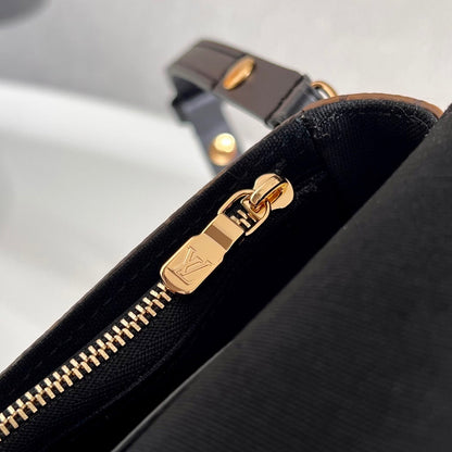 Louis Vuitton Wallet On Chain Ivy "Monogram Reverse"