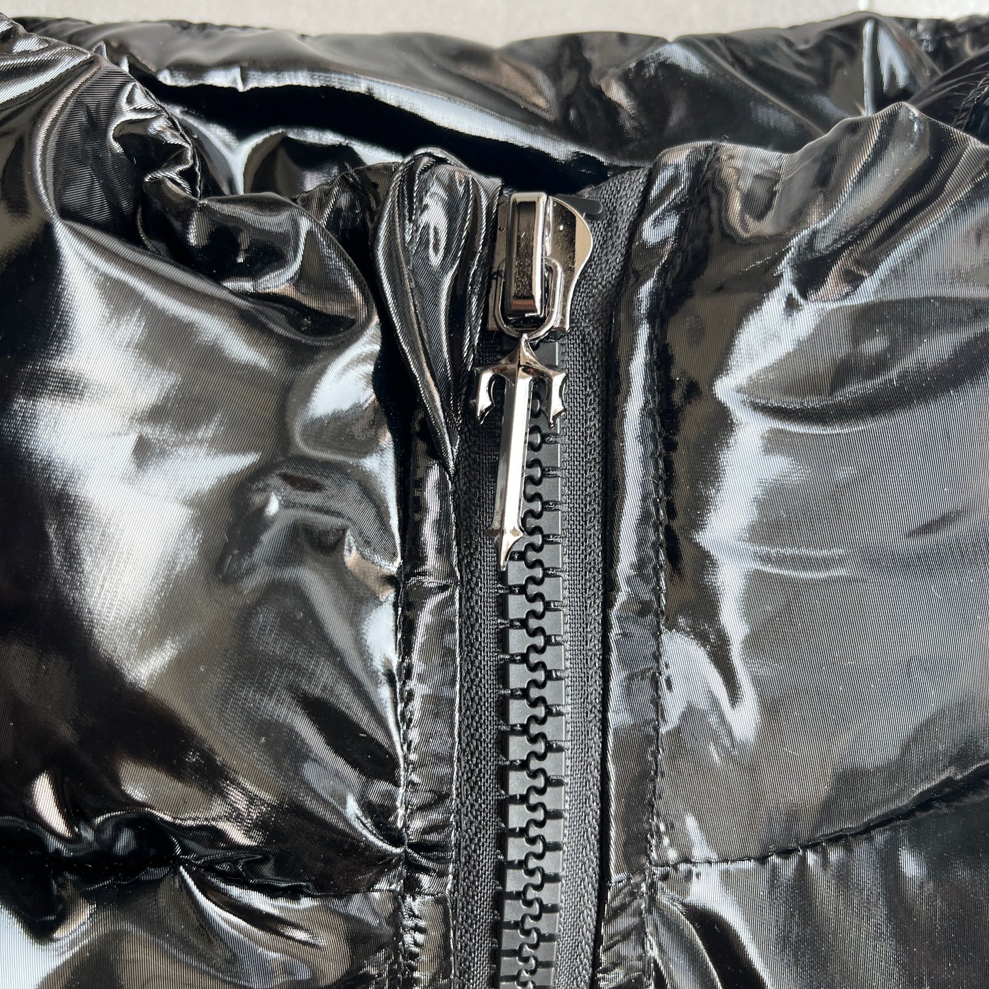 Trapstar Short Irongate Down Jacket "Shiny Black"