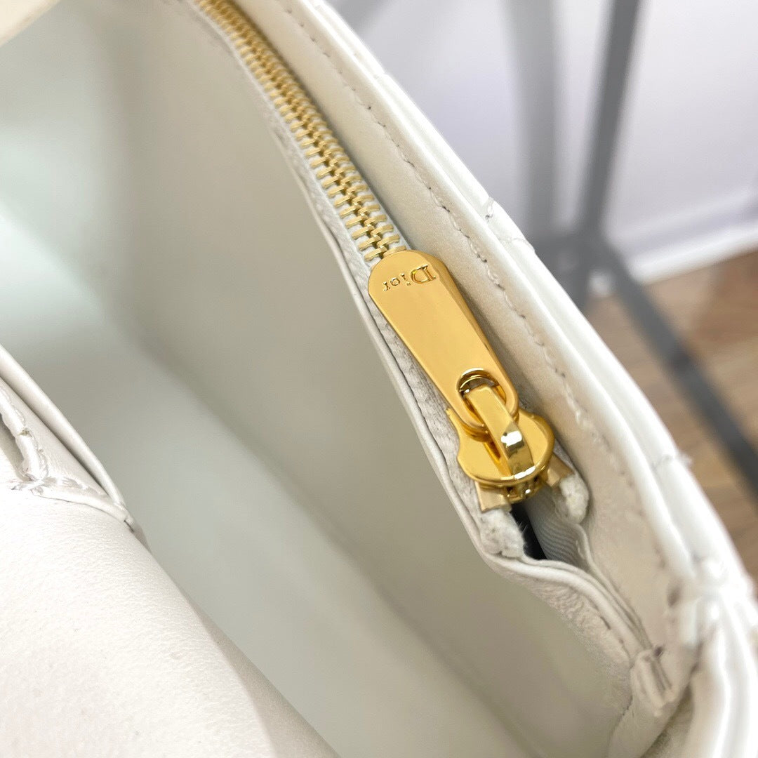 Dior Miss Daisy Mini Bag