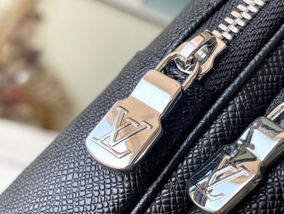 Louis Vuitton Avenue Slingbag