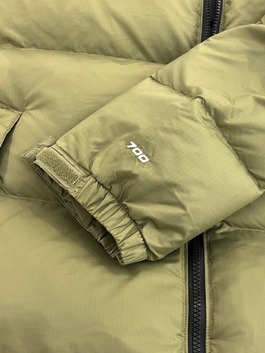 The North Face 700 Down Jacket "Khaki-Black"