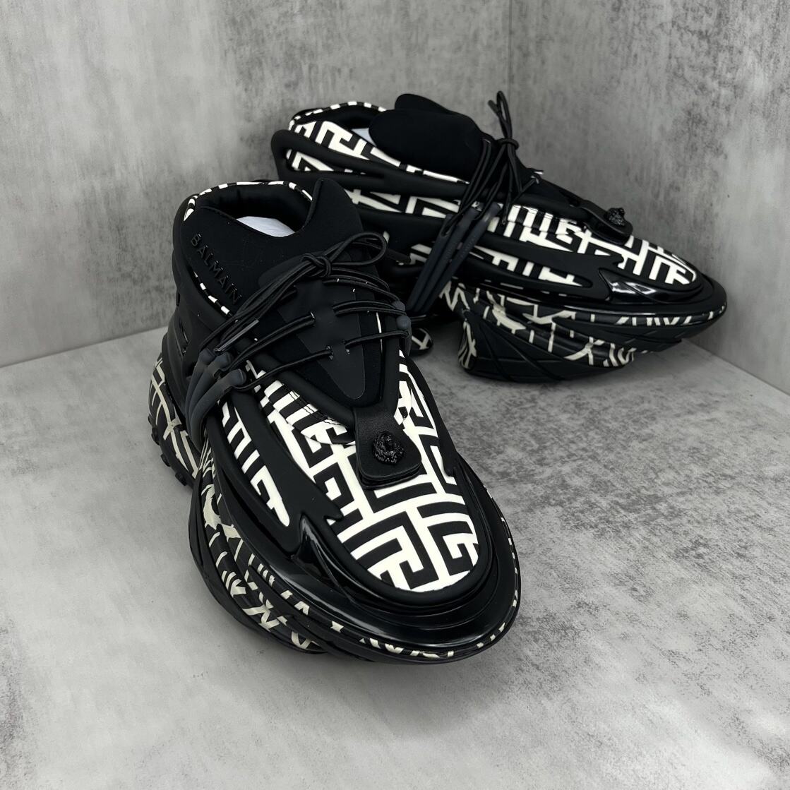 Balmain Unicorn "Black-White Print"