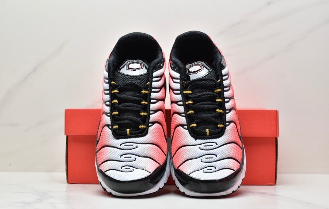 Nike Air VaporMax Plus "Salmon-Grey"