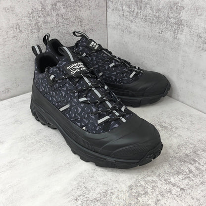 Burberry Arthur "Black-Grey Monogram"