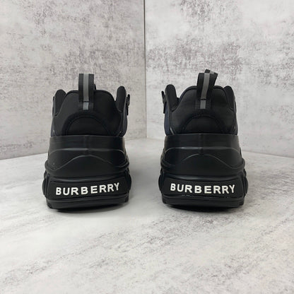Burberry Arthur "Black-Blue"