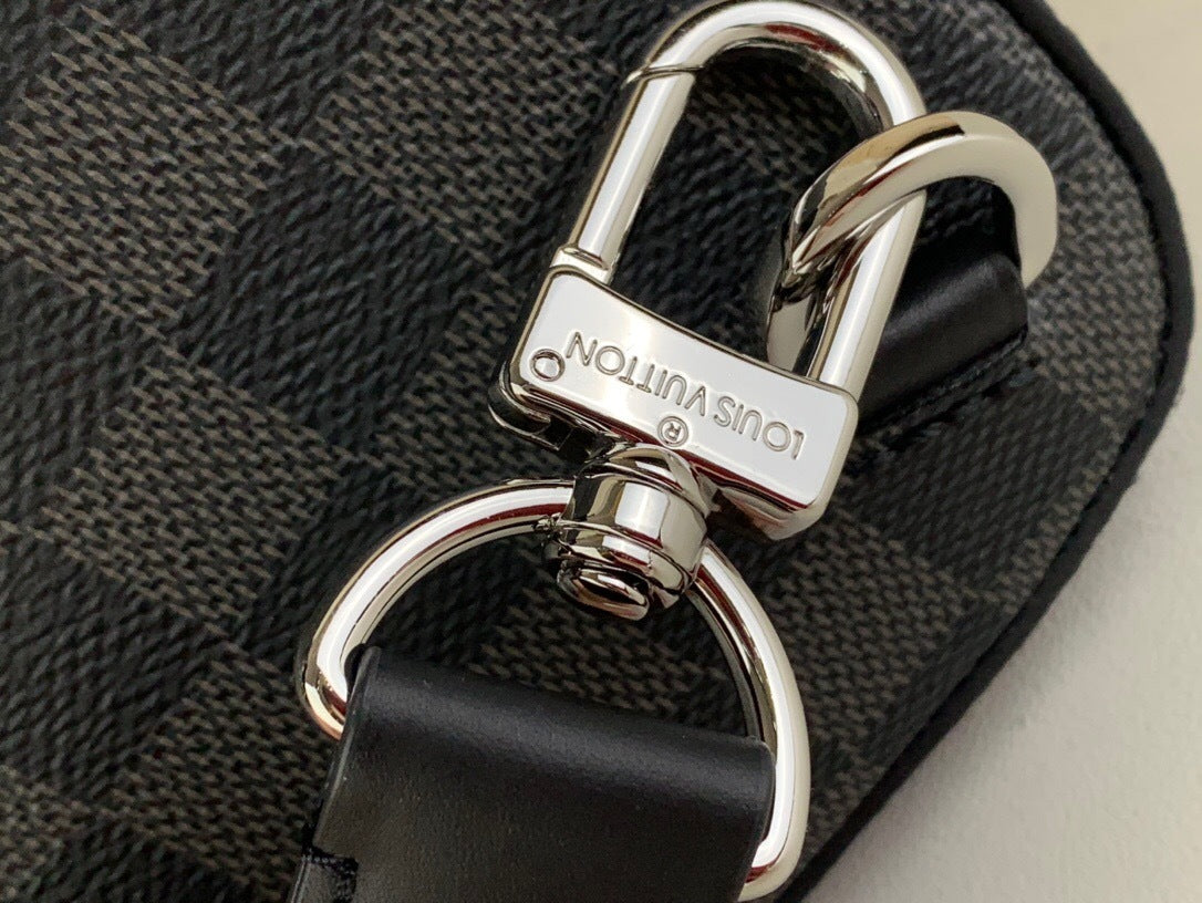 Louis Vuitton Avenue Slingbag
